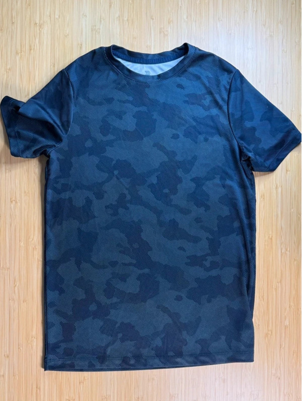 All In Motion Boys Activewear top - XL